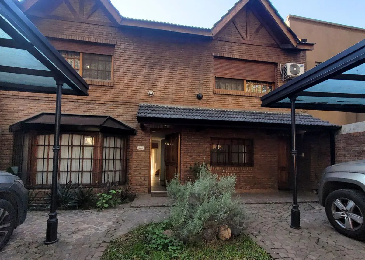 CASA EN VENTA DON TORCUATO - 5 AMB + QUINCHO 4 AMB