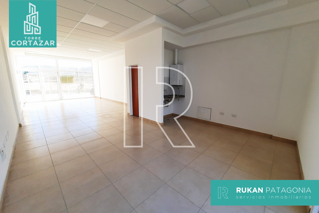 #Alquiler_RUKAN Local Comercial | TORRE CORTAZAR | Local 2 | 62 m2 | Calle HUMBERTO BEGHIN | Caleta Olivia.- foto 5