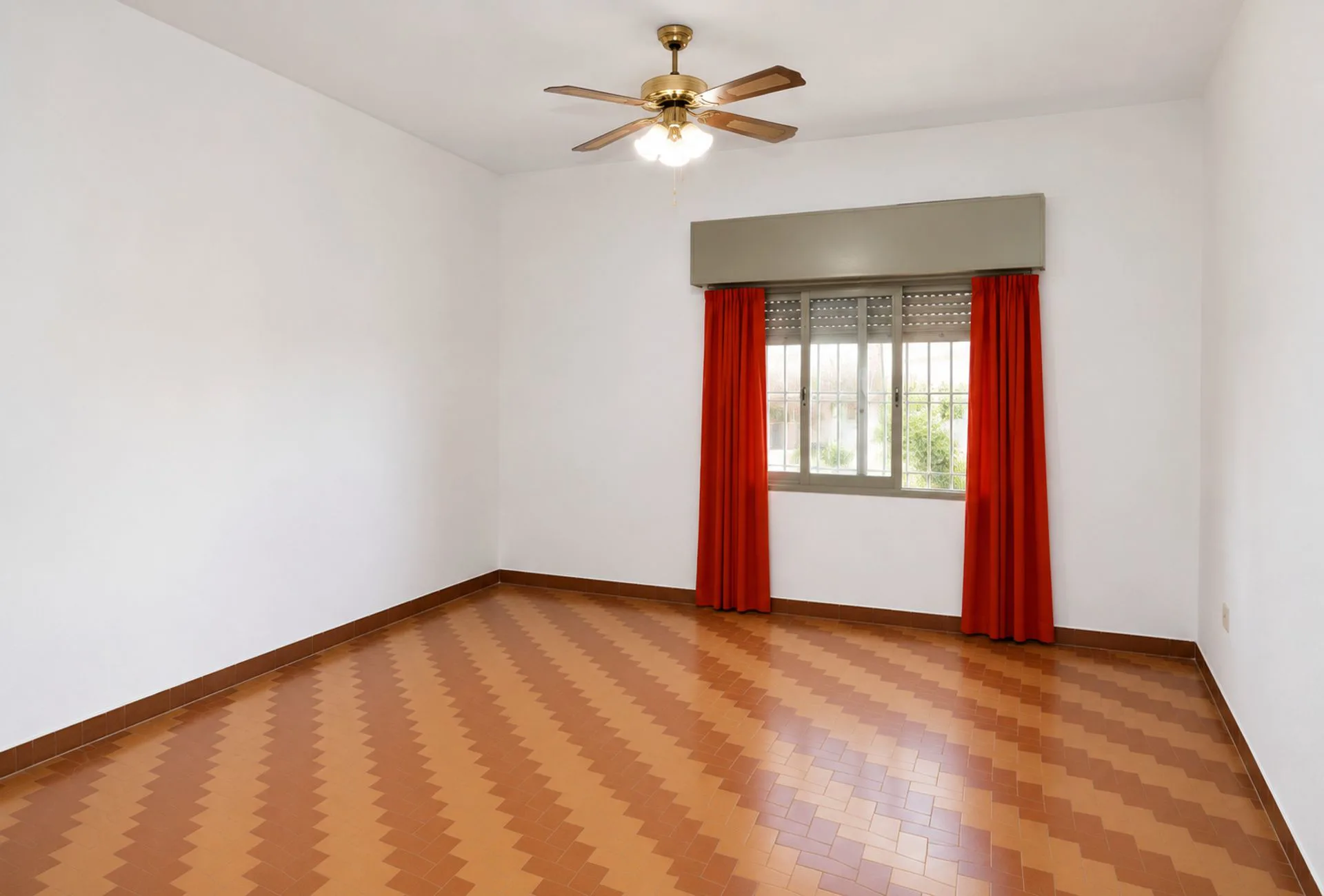 VENTA CASA 5 AMBIENTES, SAN ISIDRO APTO CREDITO foto 3