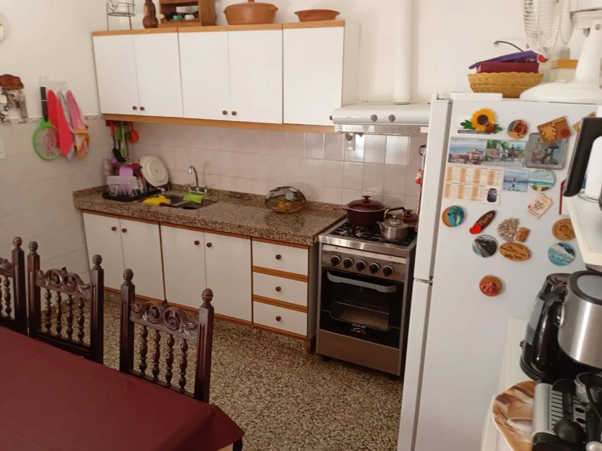 VENTA HERMOSA Y COMODA CASA 3 AMBIENTES EN MORENO foto 2