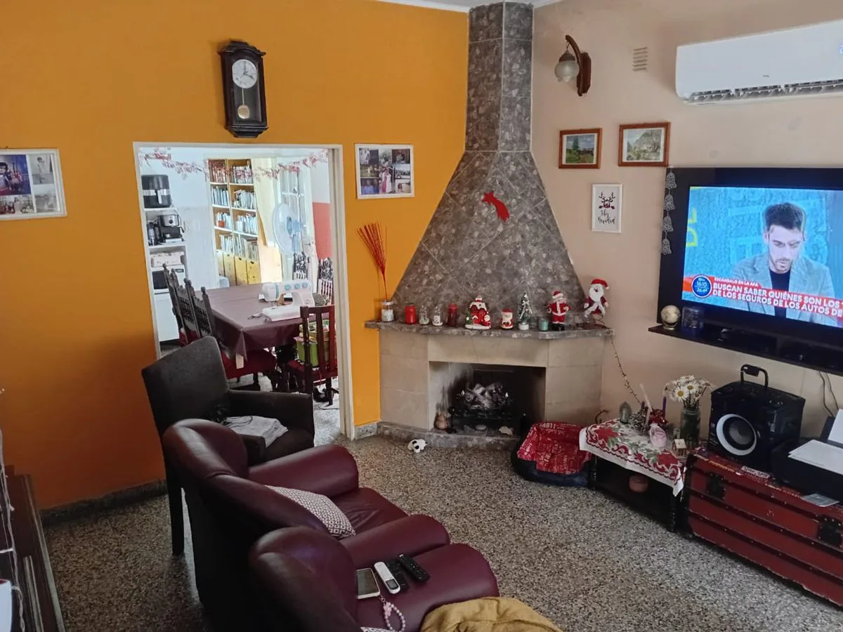 VENTA HERMOSA Y COMODA CASA 3 AMBIENTES EN MORENO foto 4