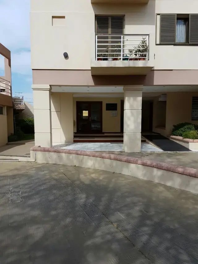 Venta departamento edificio "Comahue" sobre Mariano Rosas