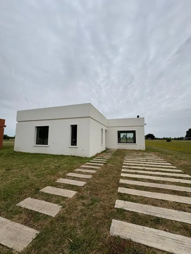 CASA EN VENTA A ESTRENAR LA FEDERALA, LOBOS