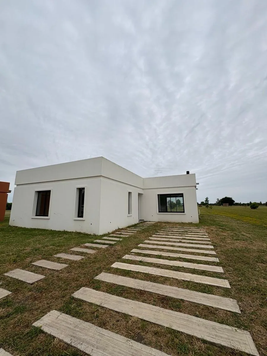 CASA EN VENTA A ESTRENAR LA FEDERALA, LOBOS foto 2