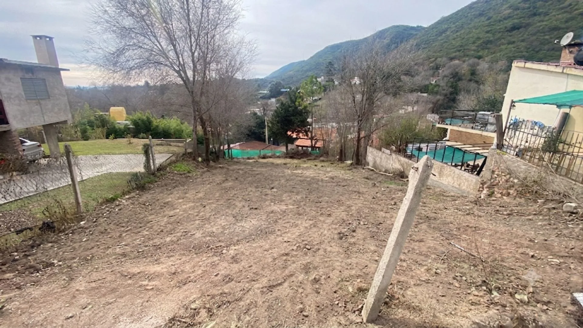 VENDE PERMUTA TERRENO ESCRITURA VILLA CARLOS PAZ! foto 2