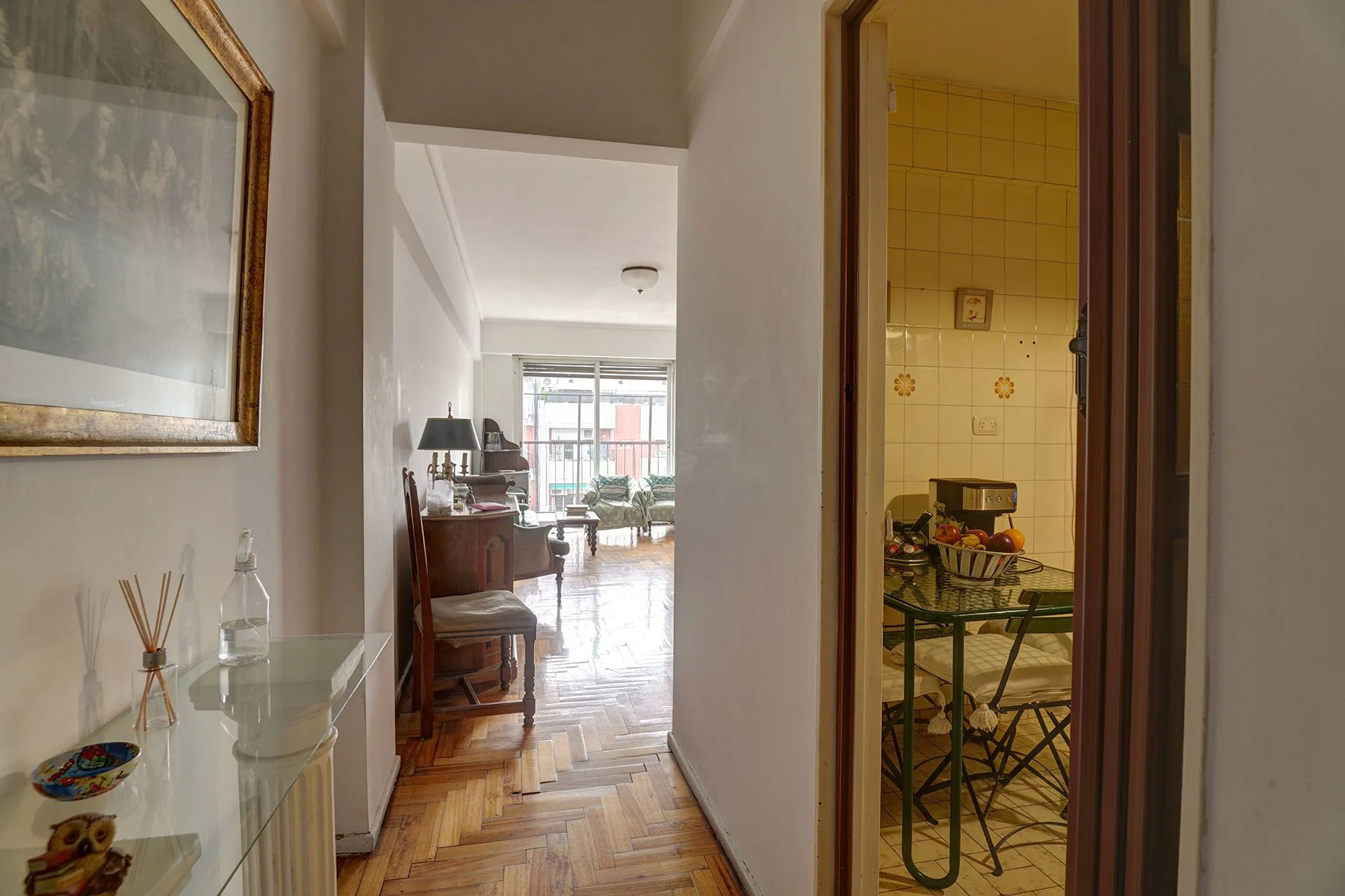 Venta Dpto. de 4 Ambientes con cochera en Boedo foto 2