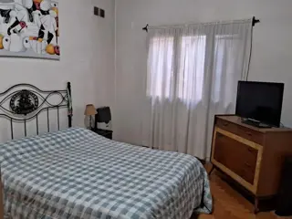 Chalet en Venta 4 ambientes Cochera Jardin Fondo Haedo Norte foto 5