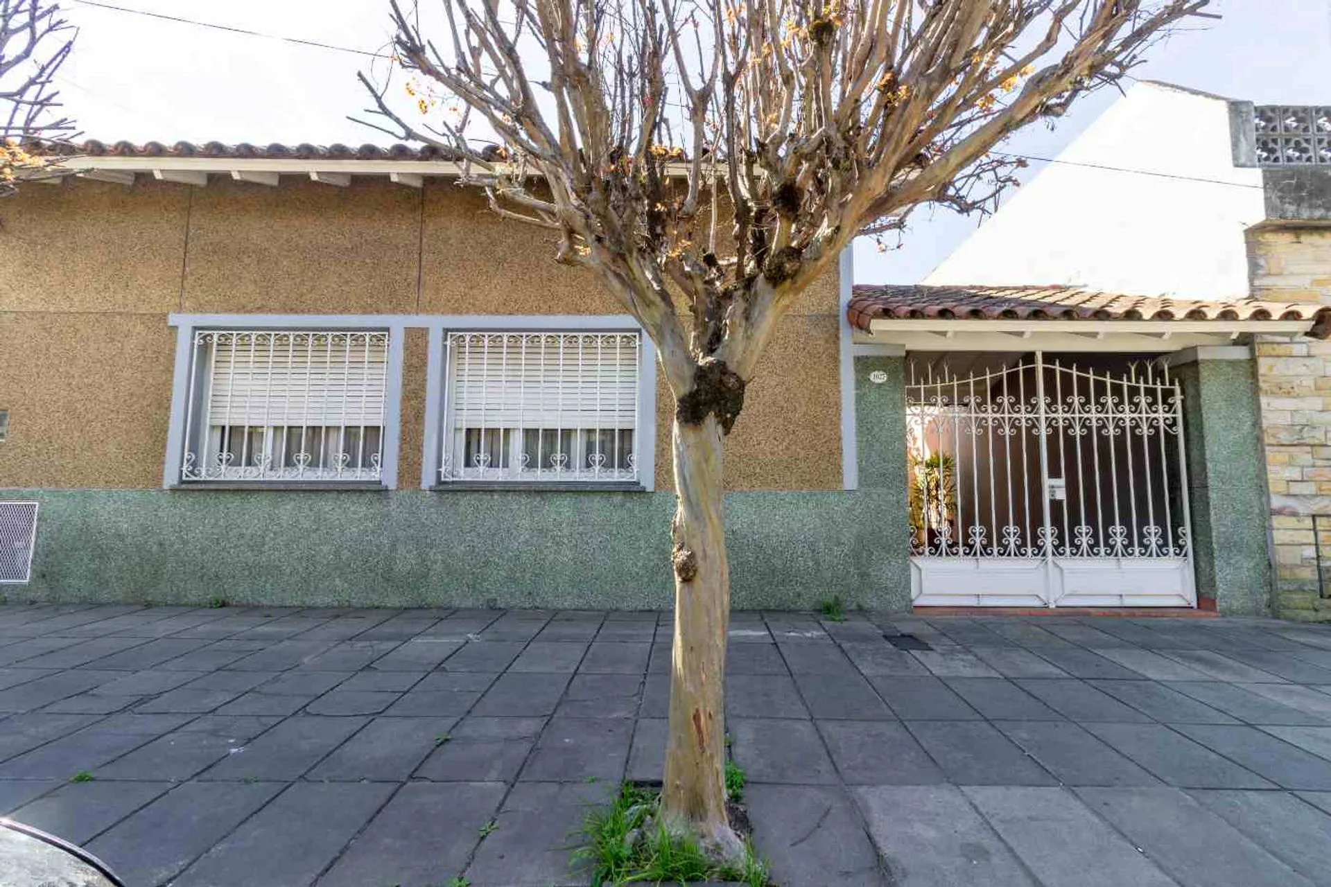 VENTA CASA 3 AMBIENTES MORON foto 2