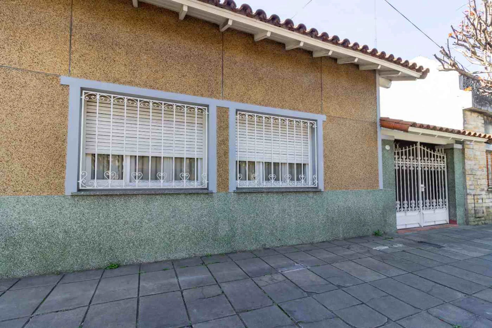 VENTA CASA 3 AMBIENTES MORON foto 3