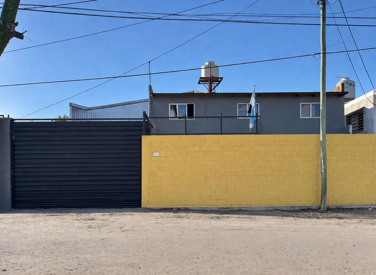 VENTA DE GALPON CON OFICINAS EN MALVINA 600 M2 foto 3