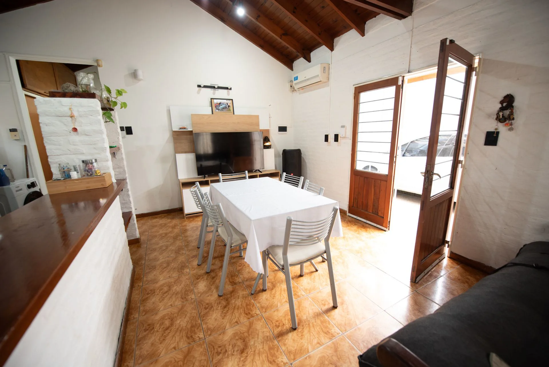 CASA 2 DORMITORIOS VENTA CITY BELL PARQUE Y PILETA foto 2