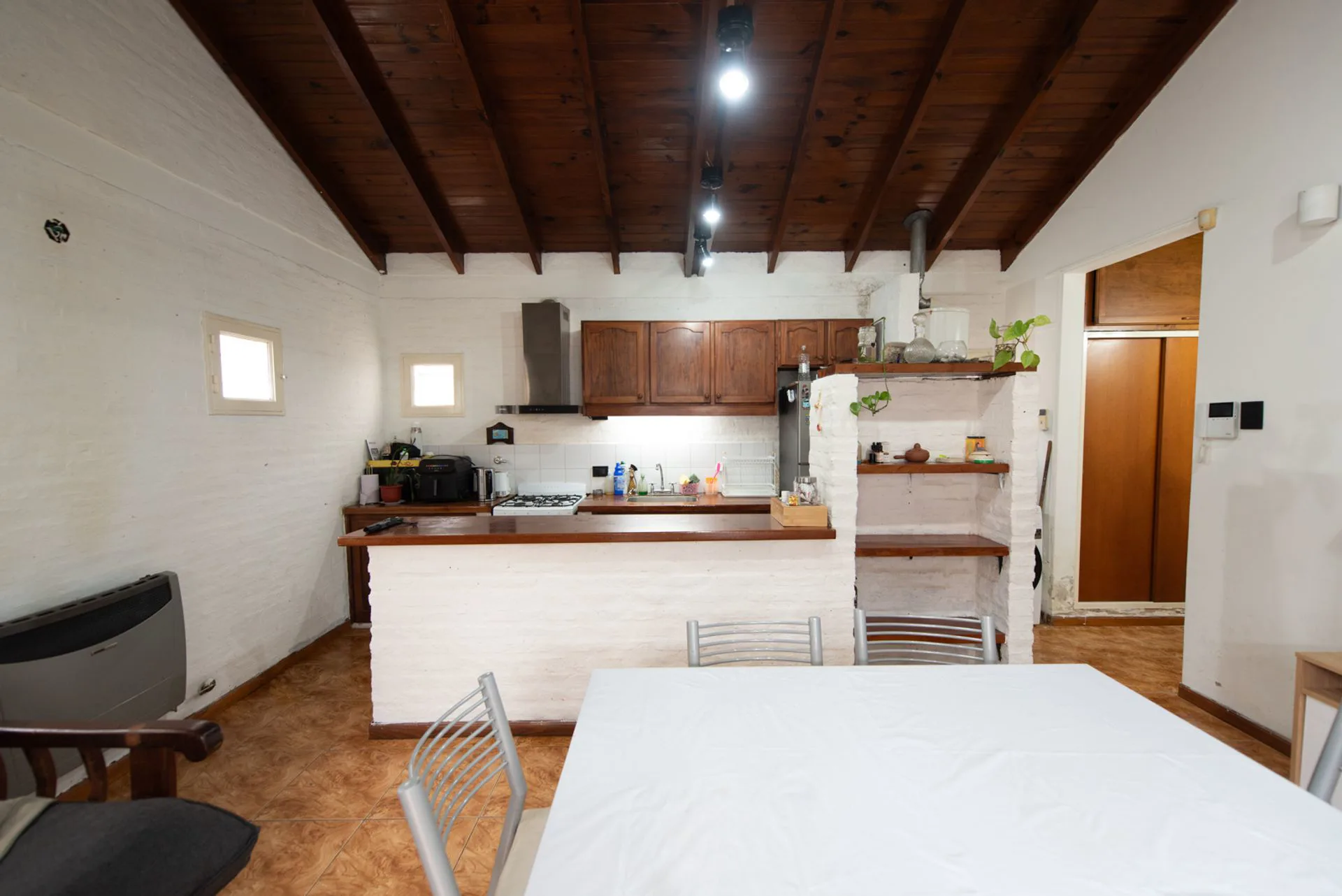 CASA 2 DORMITORIOS VENTA CITY BELL PARQUE Y PILETA foto 3