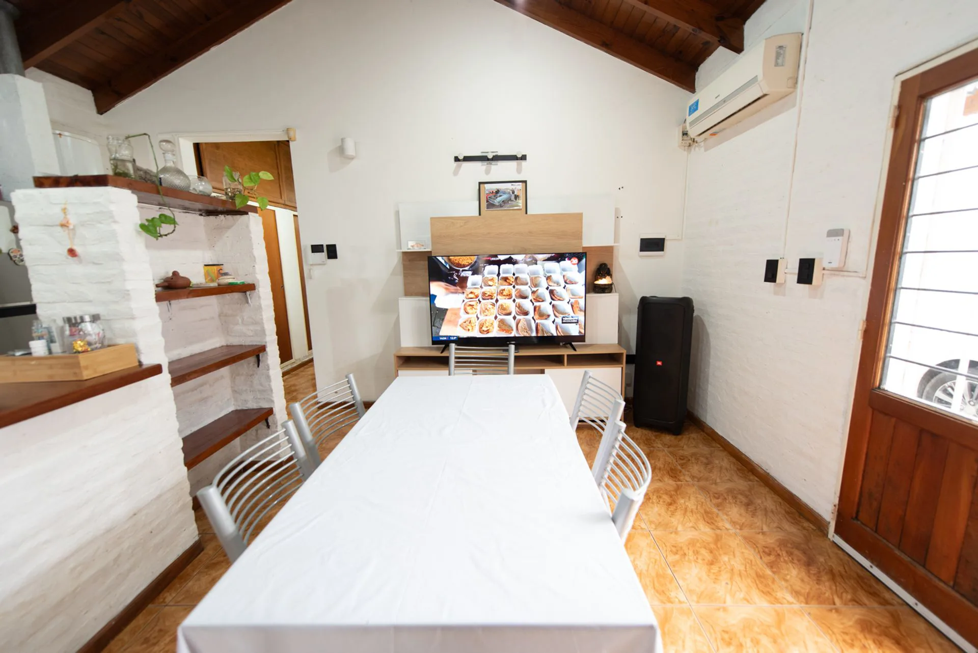 CASA 2 DORMITORIOS VENTA CITY BELL PARQUE Y PILETA foto 5