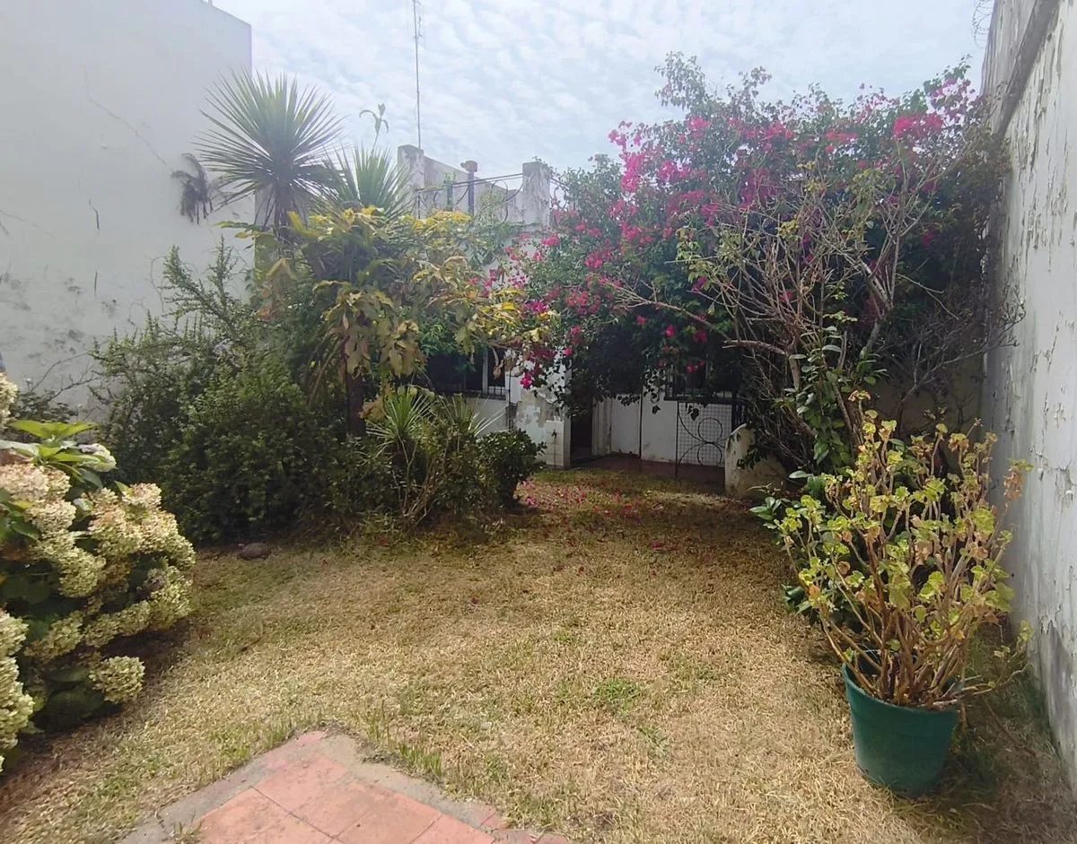 VENTA CASA 5 AMBIENTES PARQUE AVELLANEDA A CREDITO foto 2