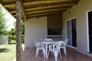 SE VENDE COMPLEJO CON DOS CABAÑAS TOTALMENTE EQUIPADAS EN POTRERO DE GARAY A METROS DEL LAGO foto 2