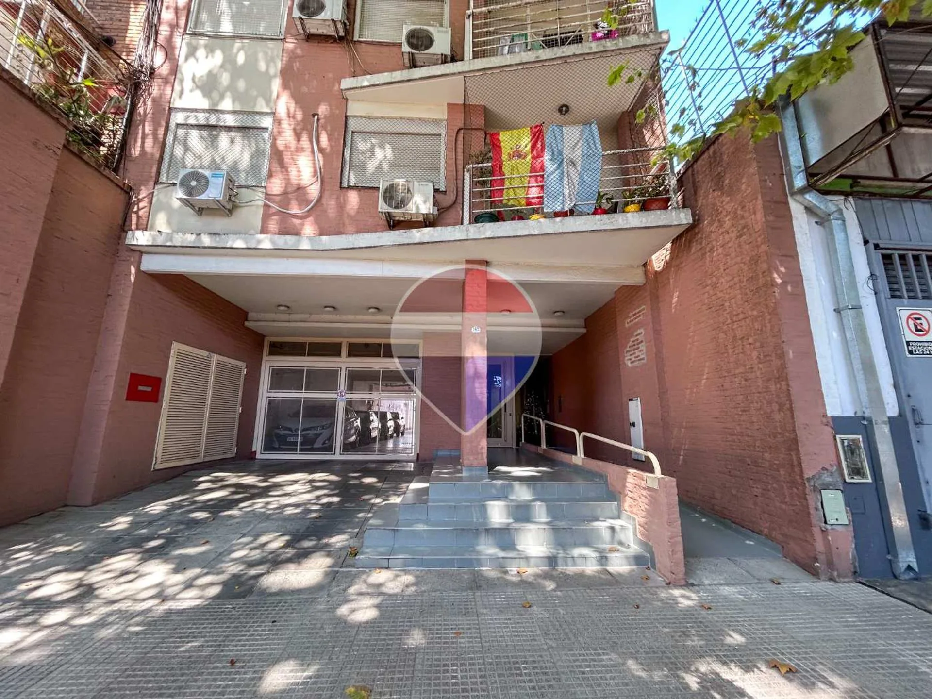DPTO 4 AMB VENTA STA RITA Con COCHERA Y BALCON foto 4