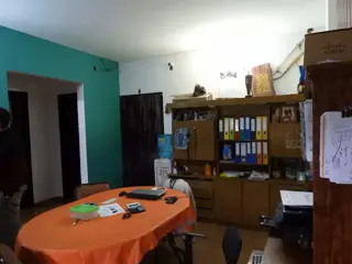 Excelente propiedad multifamiliar, dos casa de tres ambientes sobre lote de 10 x 35 en Garin foto 3