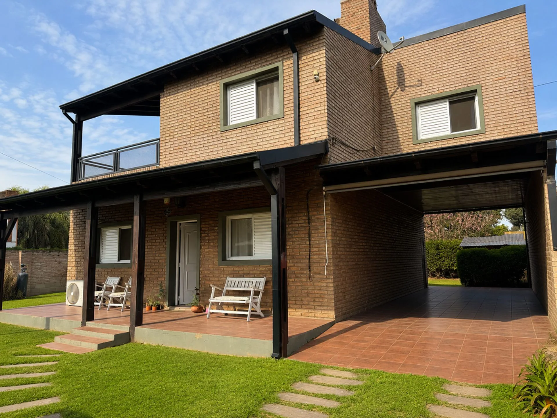 VENTA: CASA DE 3 DORMITORIOS CON QUINCHO Y PILETA foto 3