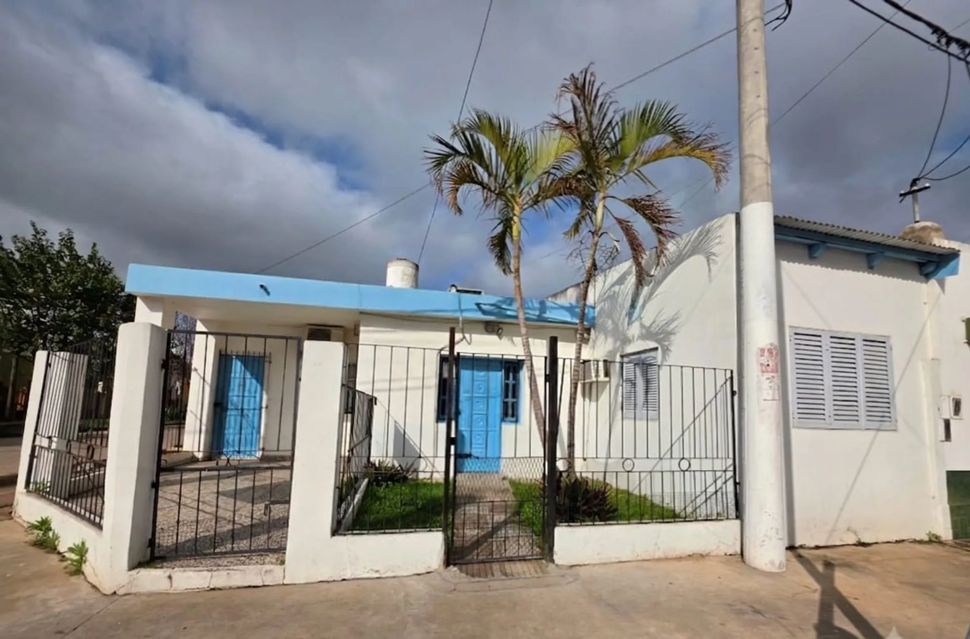VENDO CASA | Ubicación privilegiada sobre Av Rolon