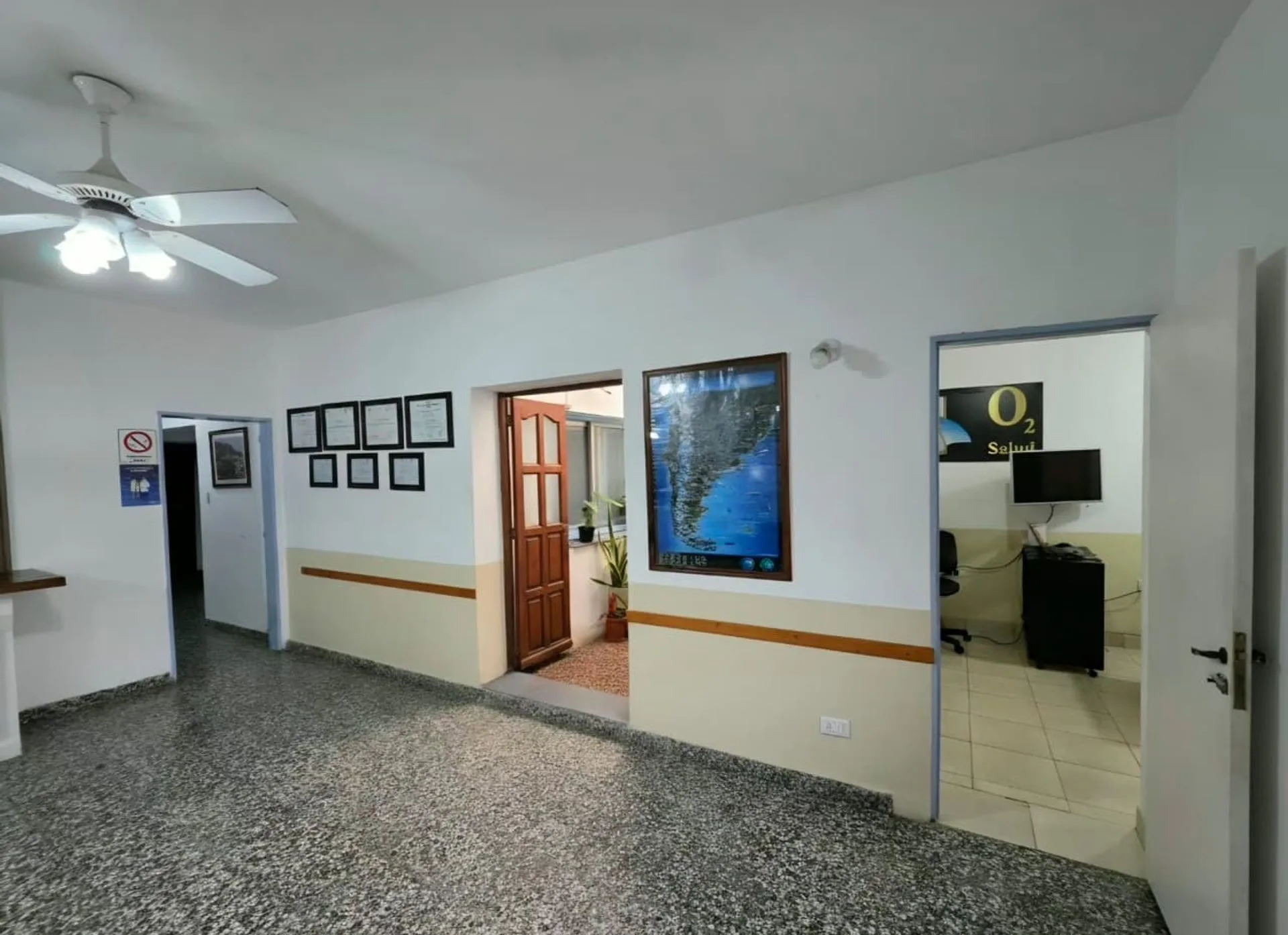 VENDO CASA | Ubicación privilegiada sobre Av Rolon foto 4