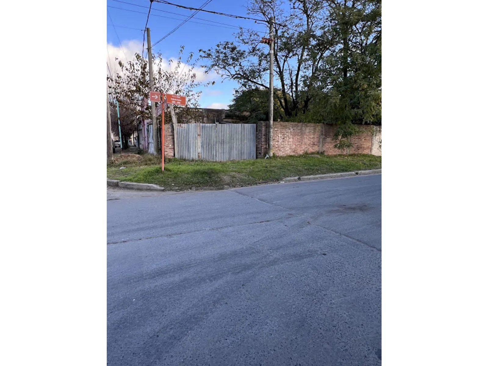 Galpón ubicado en la esquina de Belgrano y Azara foto 5