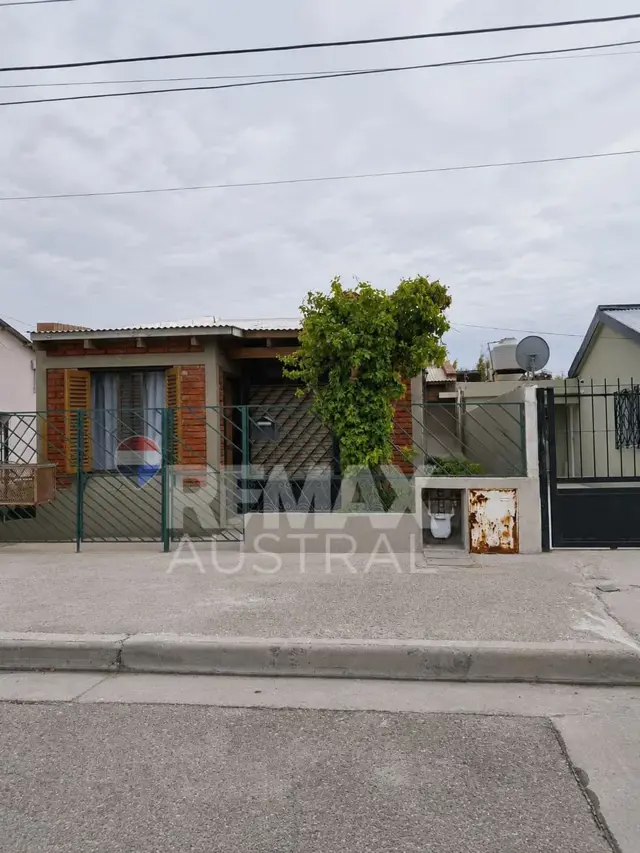 CASA 3 DORMITORIOS KM8