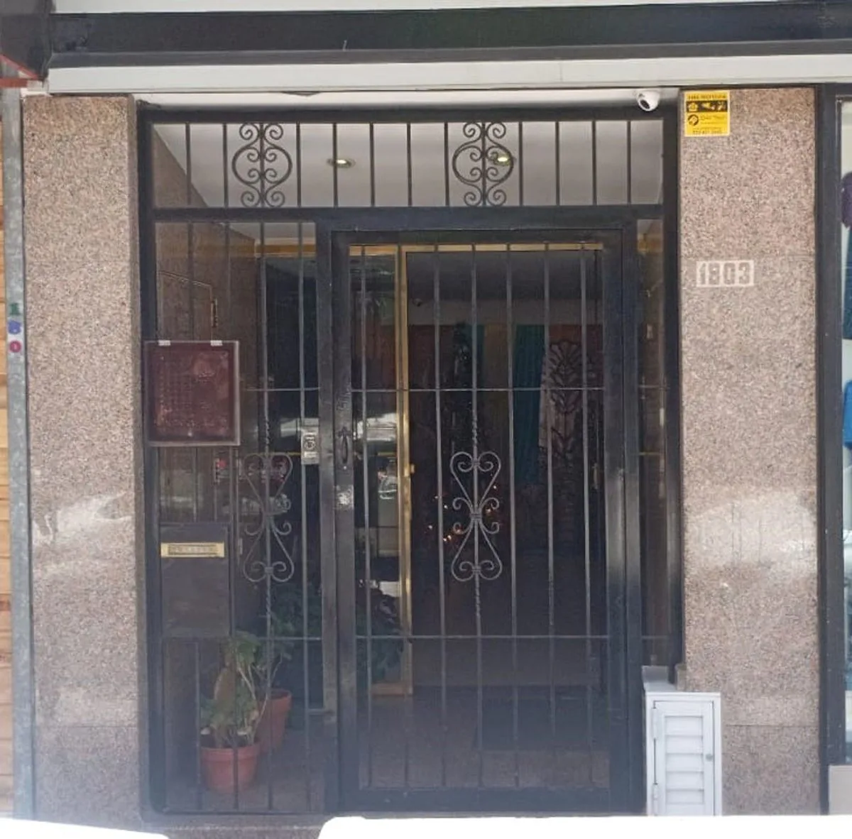 VENTA DEPARTAMENTO 2 AMB C/BALCÓN FRENTE CENTRO foto 2