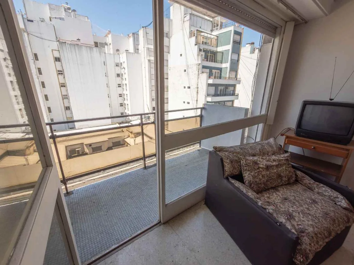 VENTA DEPARTAMENTO 2 AMB C/BALCÓN FRENTE CENTRO foto 4