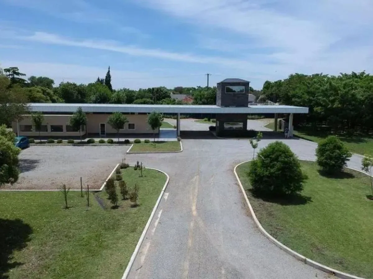 TERRENO LOTE VENTA BARRIO SAINT JOSEPH LONGCHAMPS foto 3