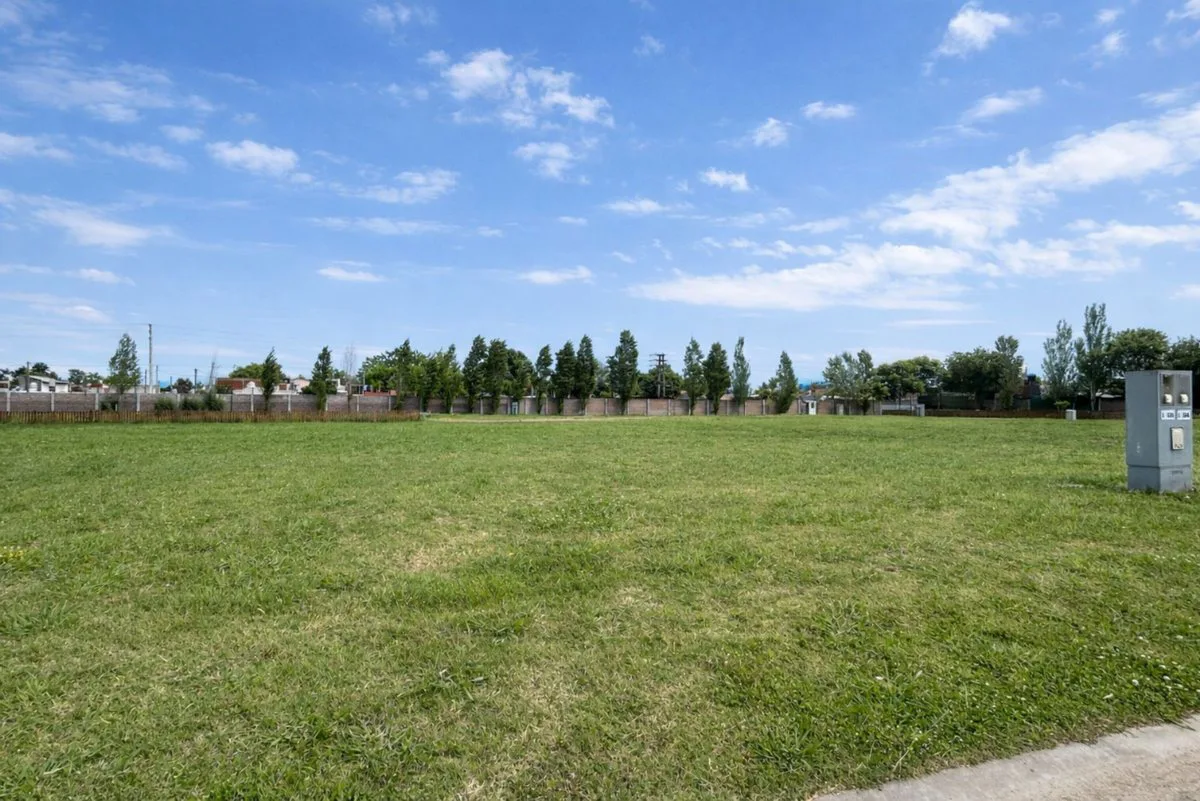 TERRENO LOTE VENTA BARRIO SAINT JOSEPH LONGCHAMPS foto 4