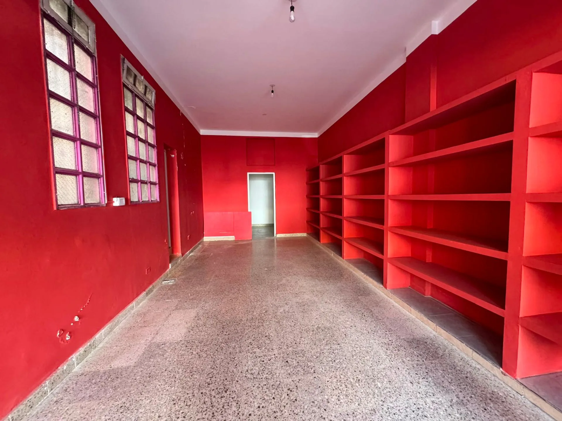 ALQUILER LOCAL COMERCIAL CALLE ALEM foto 3