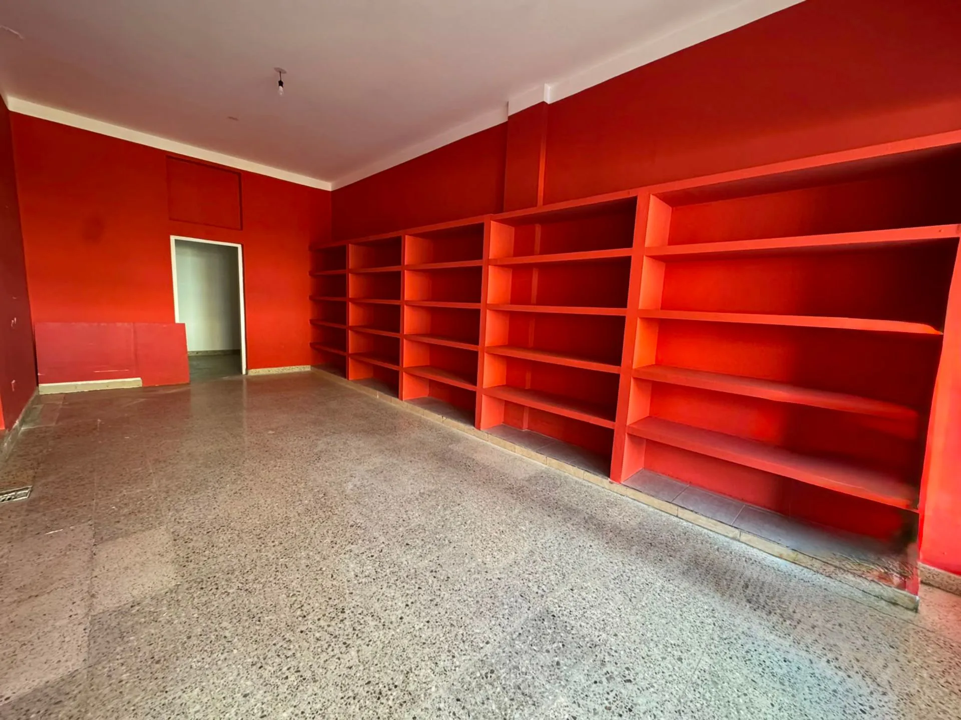 ALQUILER LOCAL COMERCIAL CALLE ALEM foto 4