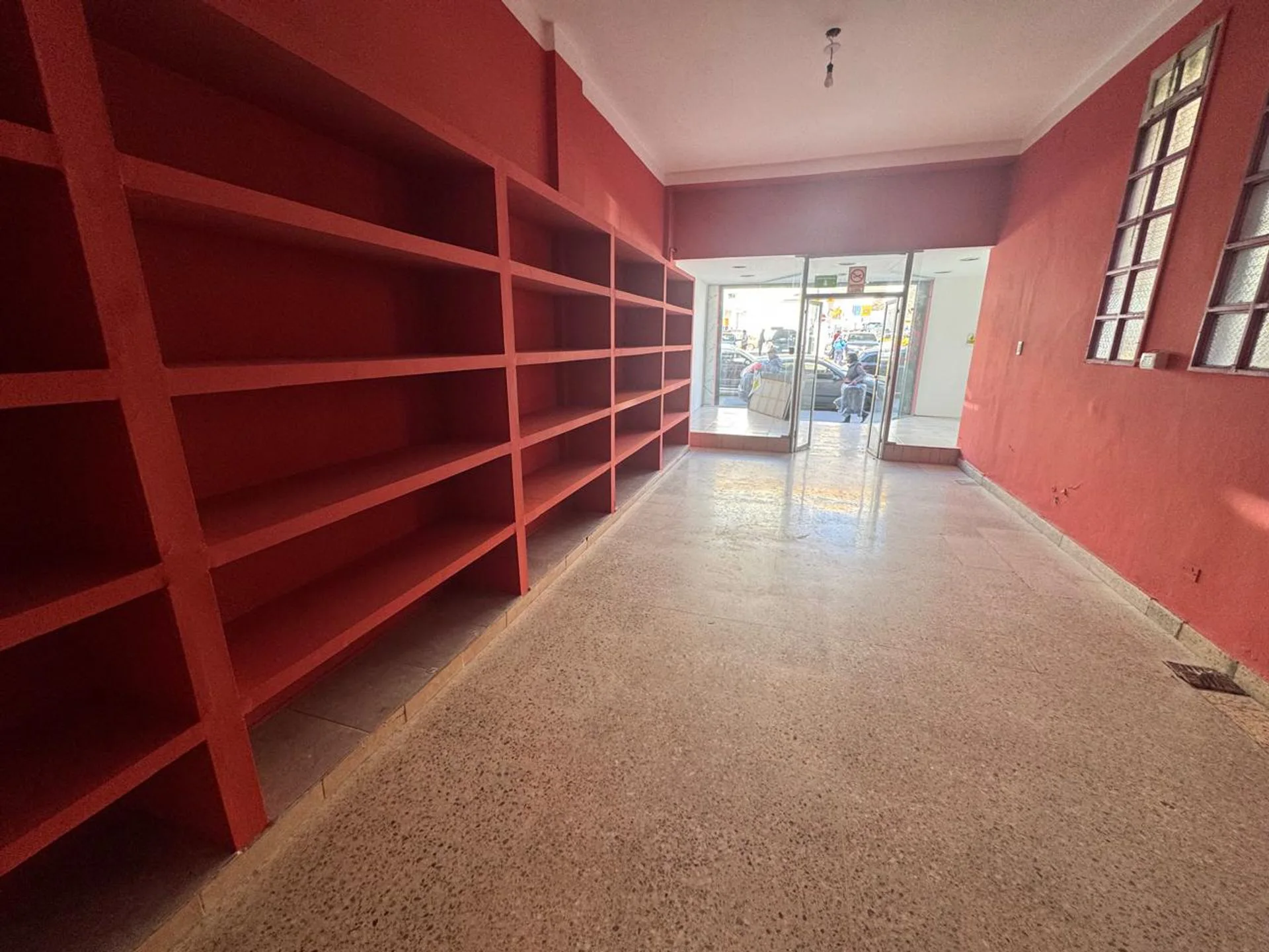 ALQUILER LOCAL COMERCIAL CALLE ALEM foto 5