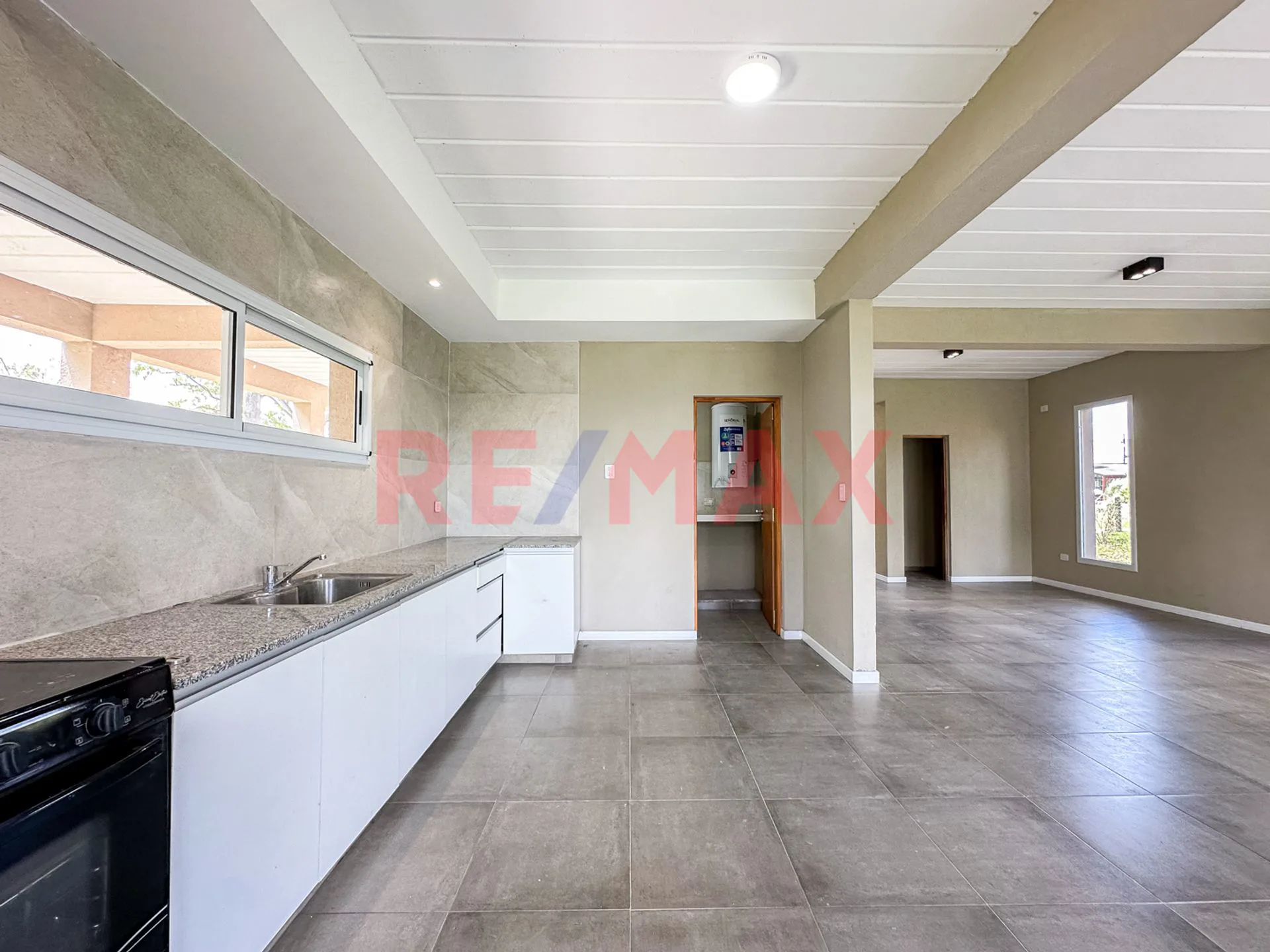 CASA 5 AMBIENTES EN VENTA HORIZONTES AL SUR foto 4