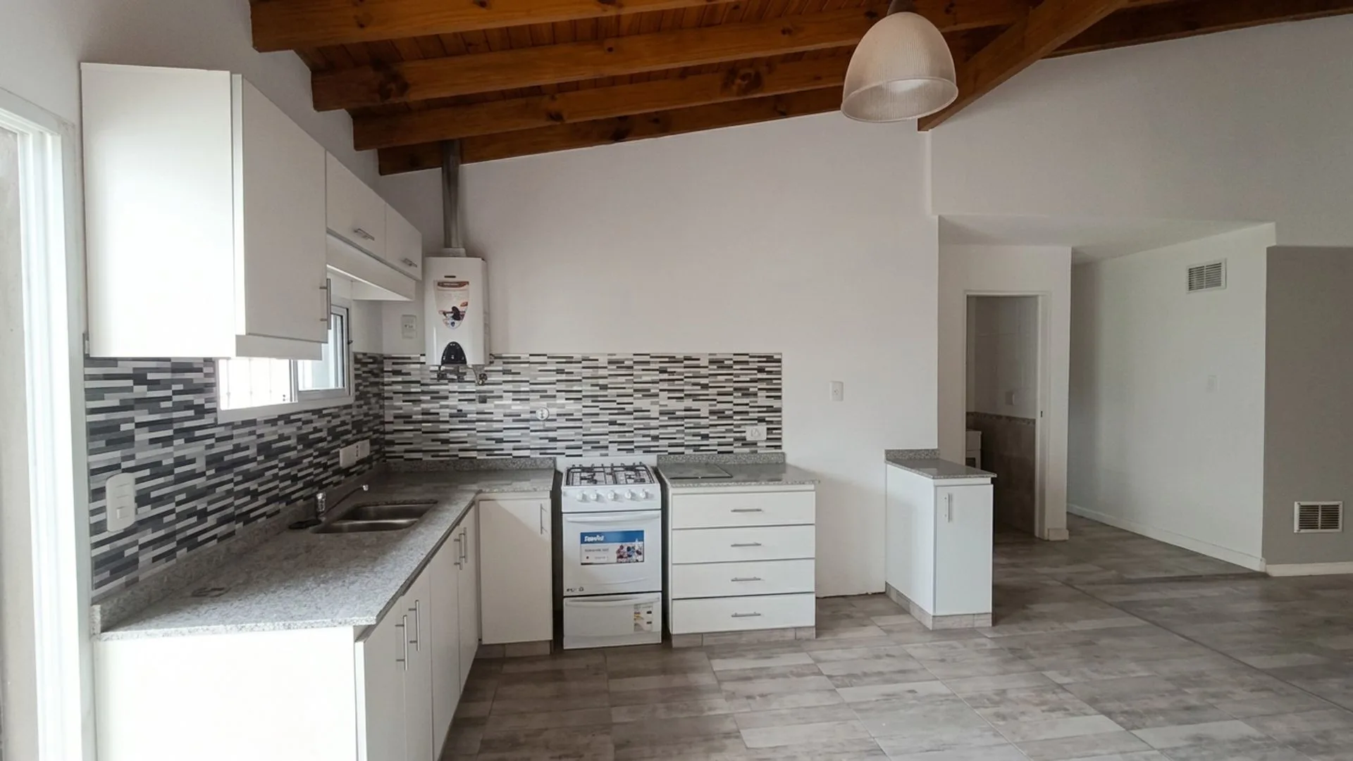 Venta Casa Multifamiliar 7 ambientes Lujan  Jardin foto 2