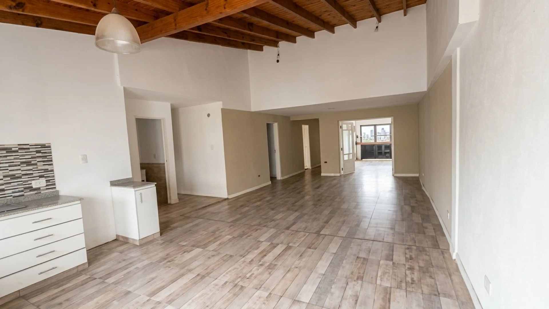 Venta Casa Multifamiliar 7 ambientes Lujan  Jardin foto 3