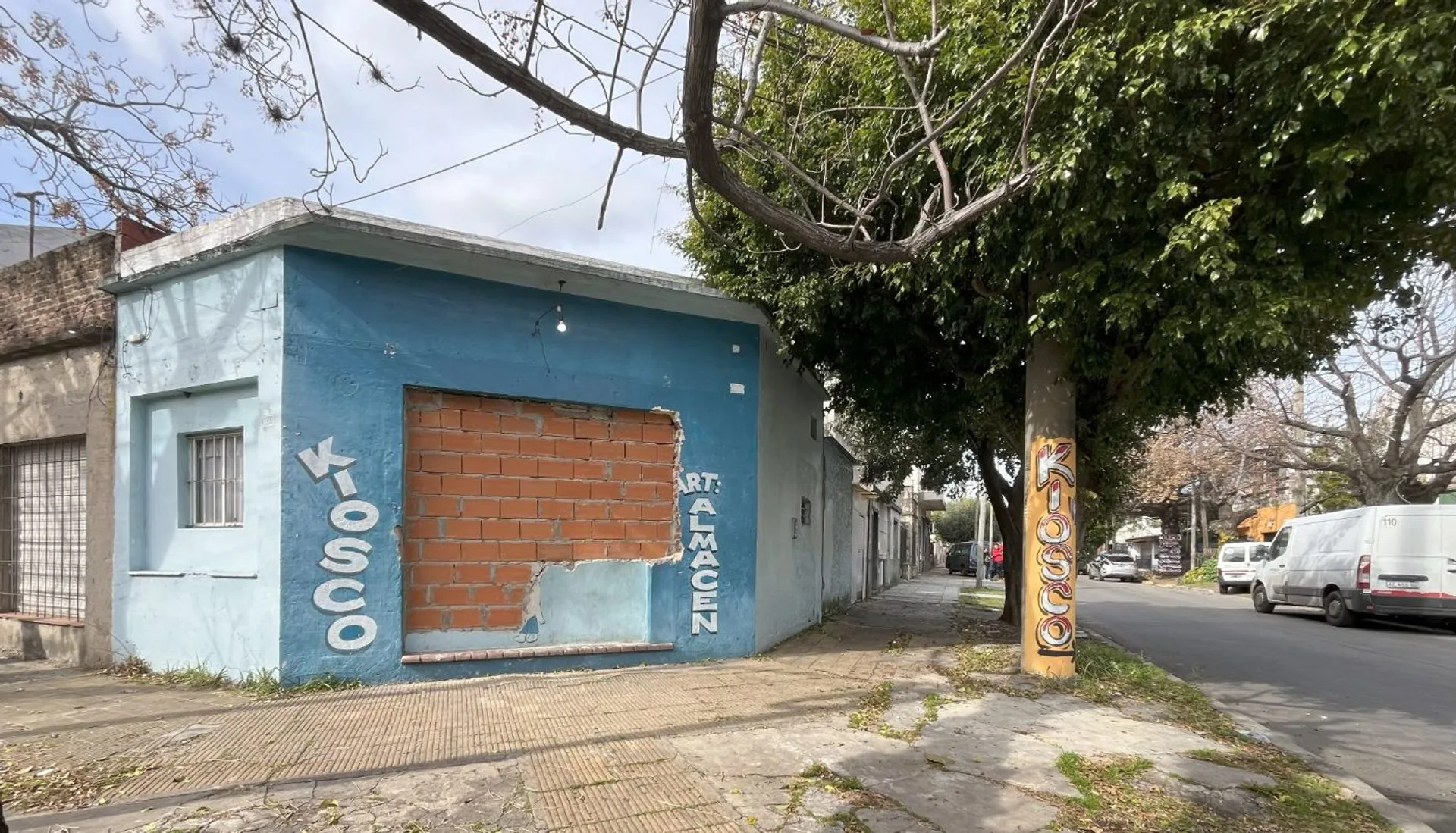 VENTA PH + Local comercial en esquina foto 3