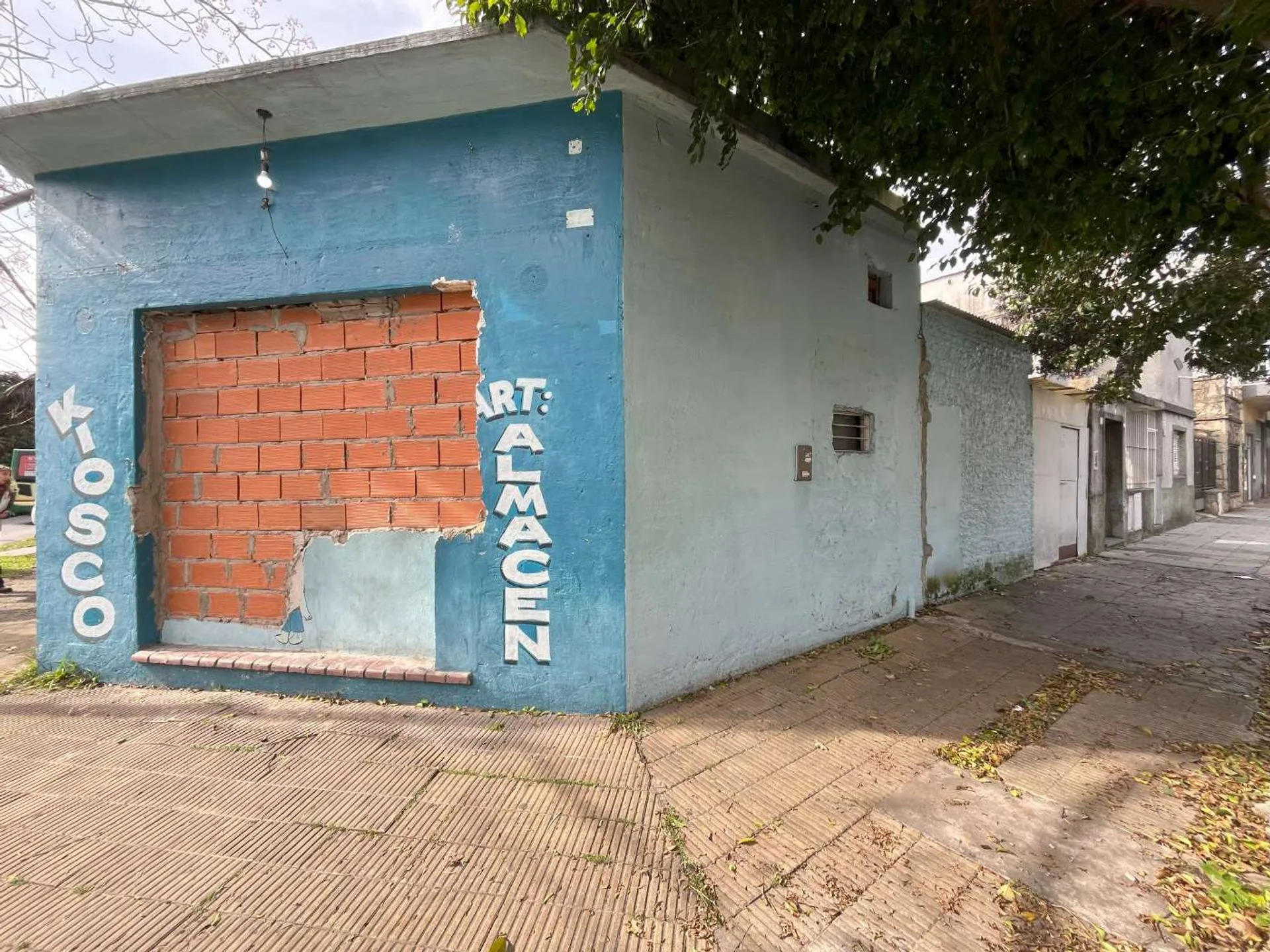 VENTA PH + Local comercial en esquina foto 4