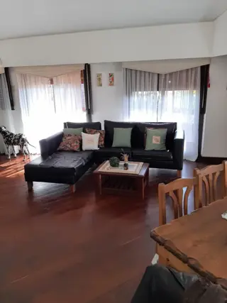 Hermosa Casa con cochera, Jardin, Pileta foto 3