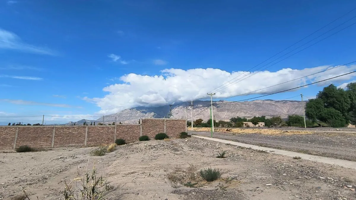 TERRENO DE 1460 M2. CALLE CHACABUCO, POCITO foto 3