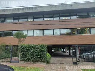 Alquiler de oficinas de 240 m2 en Beccar foto 1