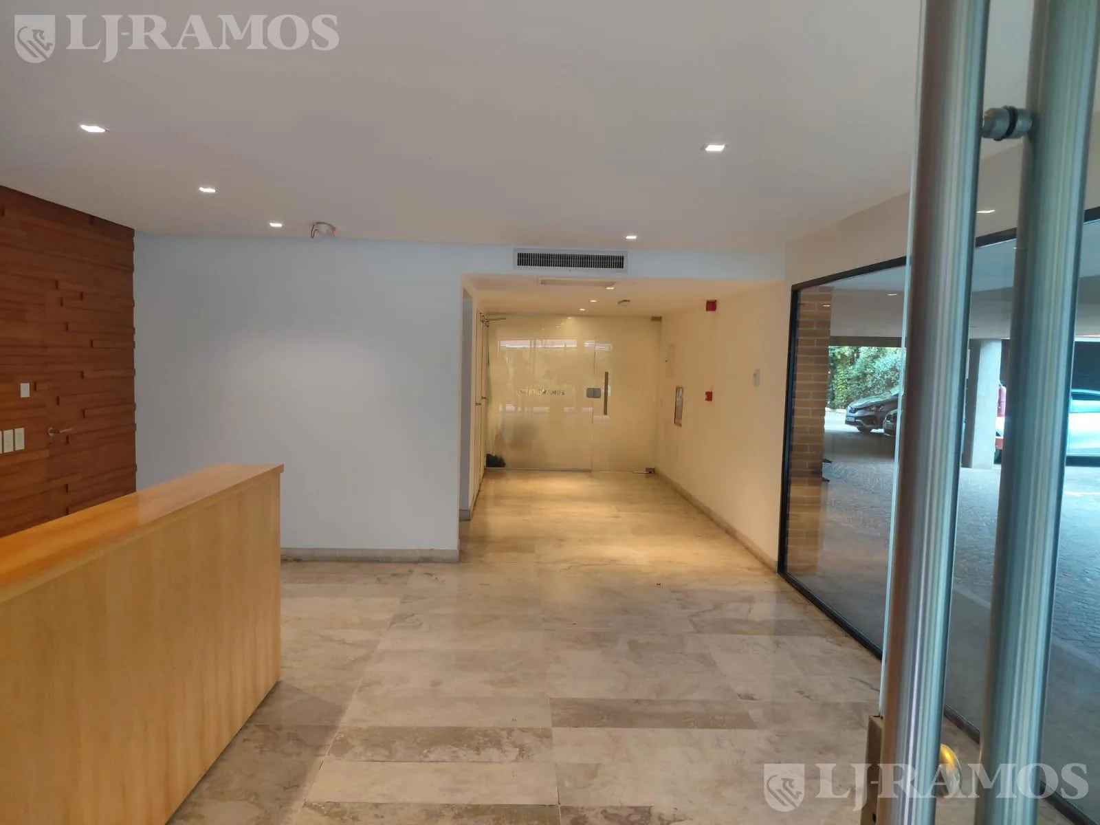 Alquiler de oficinas de 240 m2 en Beccar foto 2