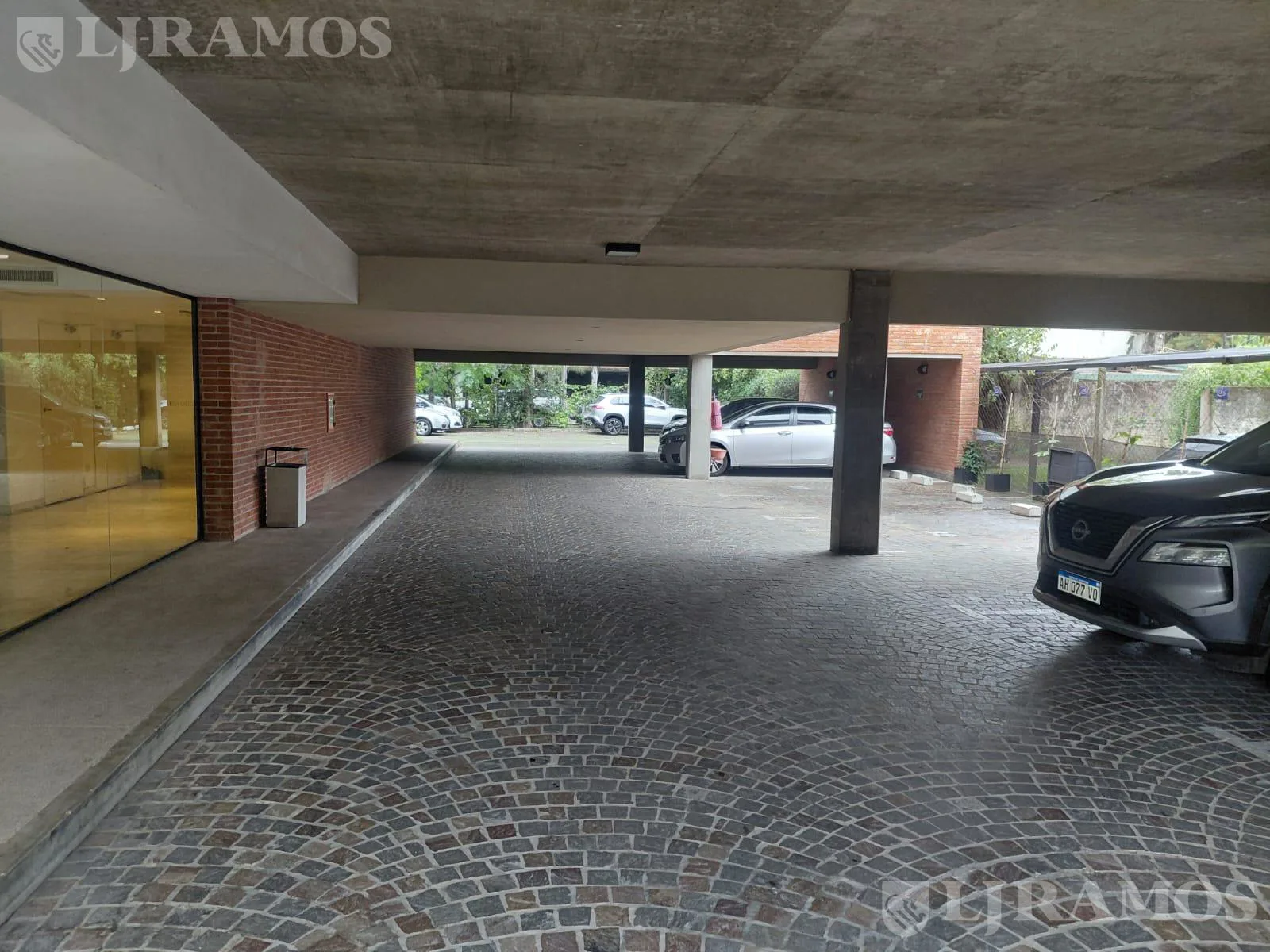 Alquiler de oficinas de 240 m2 en Beccar foto 3