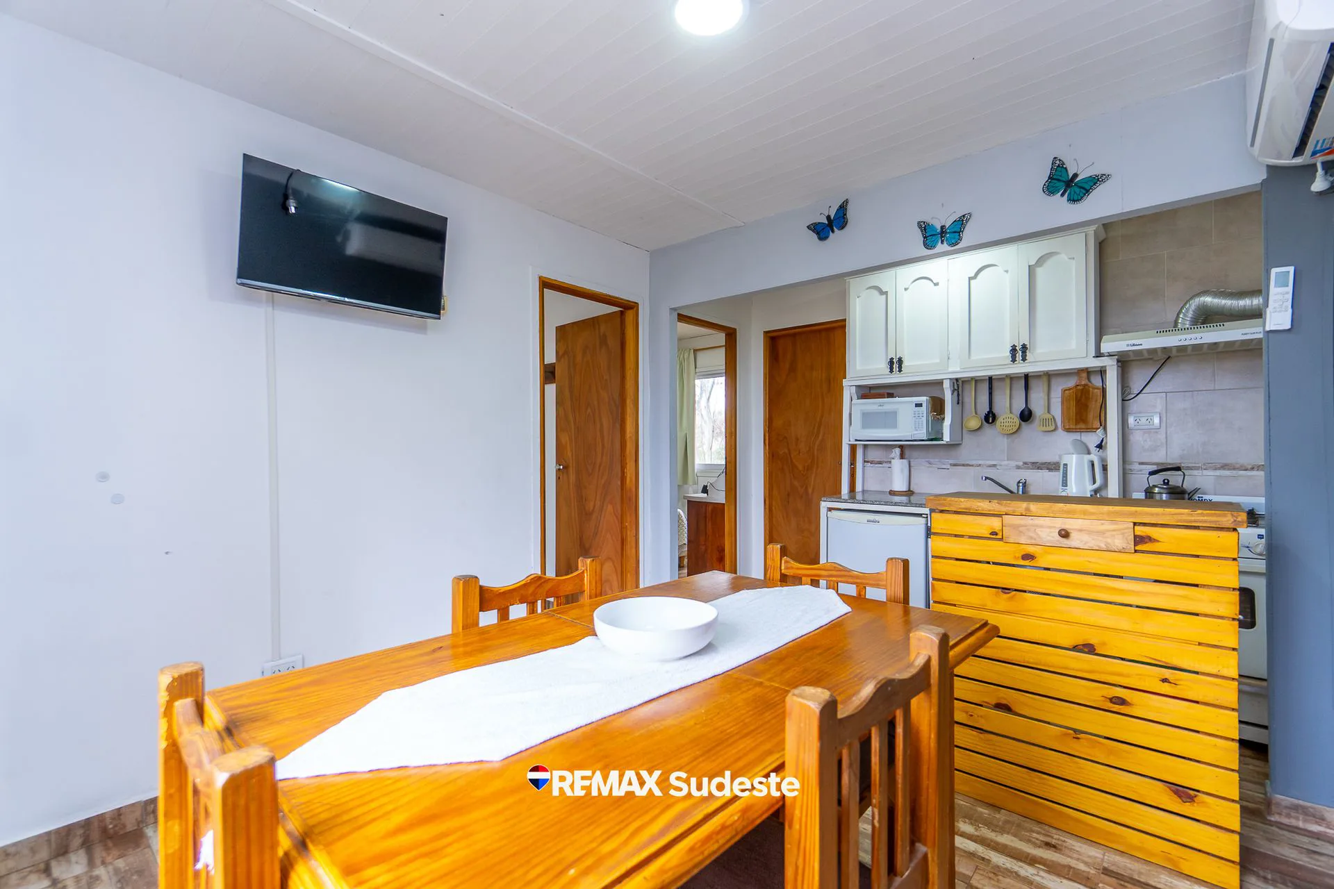 VENTA CASA AMOBLADA A METROS DEL MAR EN PEHUEN CO foto 2