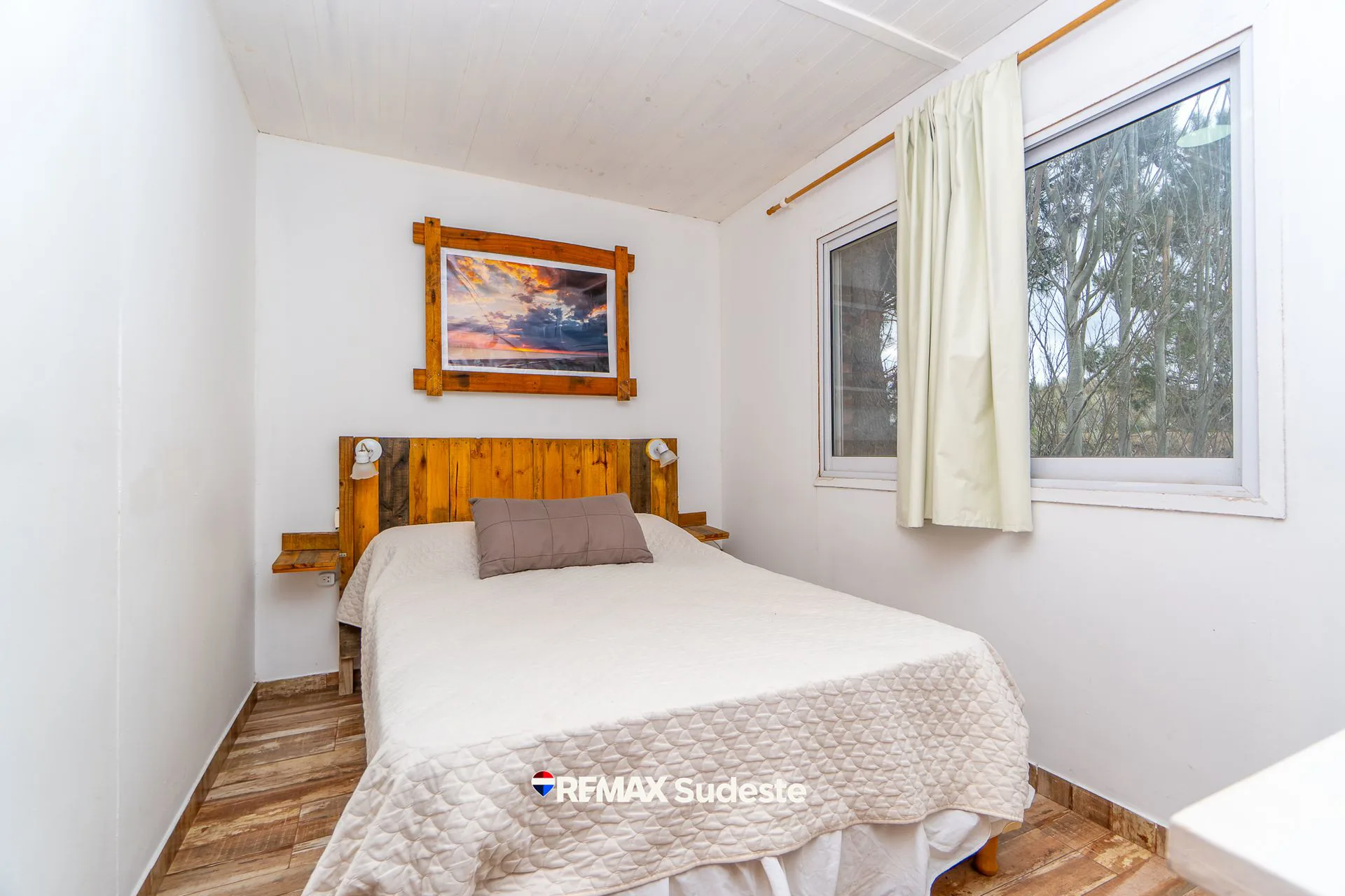 VENTA CASA AMOBLADA A METROS DEL MAR EN PEHUEN CO foto 3