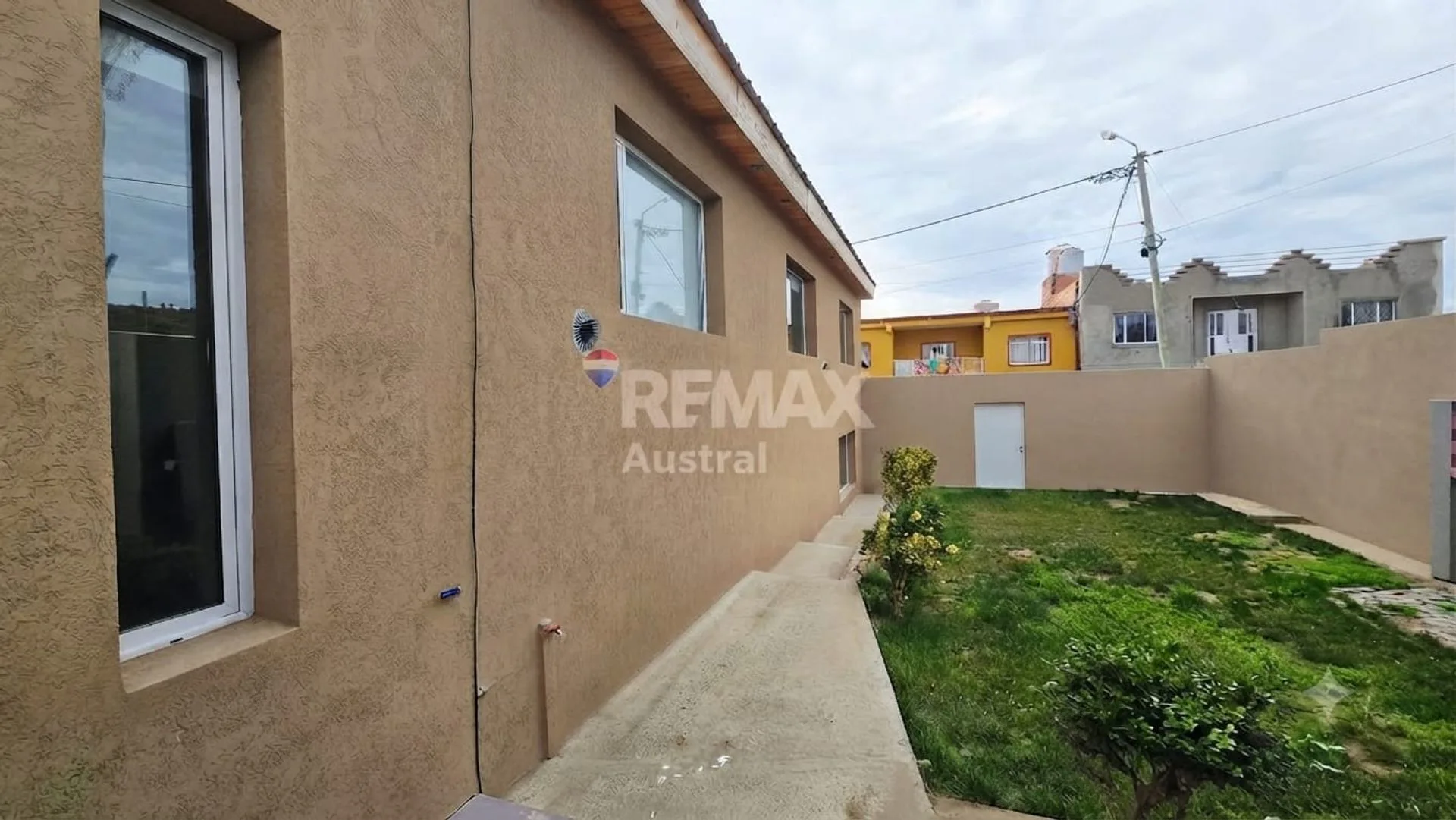 VENTA Casa | 6 Amb. | 248 m² | Gas | Agua Propia foto 3