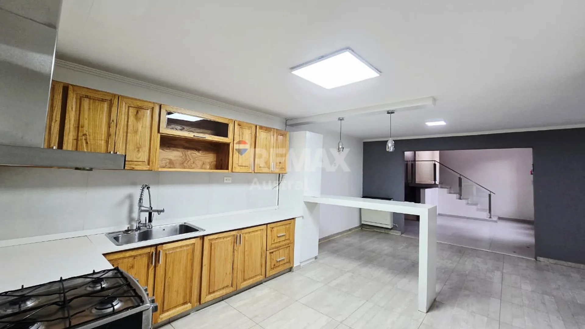 VENTA Casa | 6 Amb. | 248 m² | Gas | Agua Propia foto 5