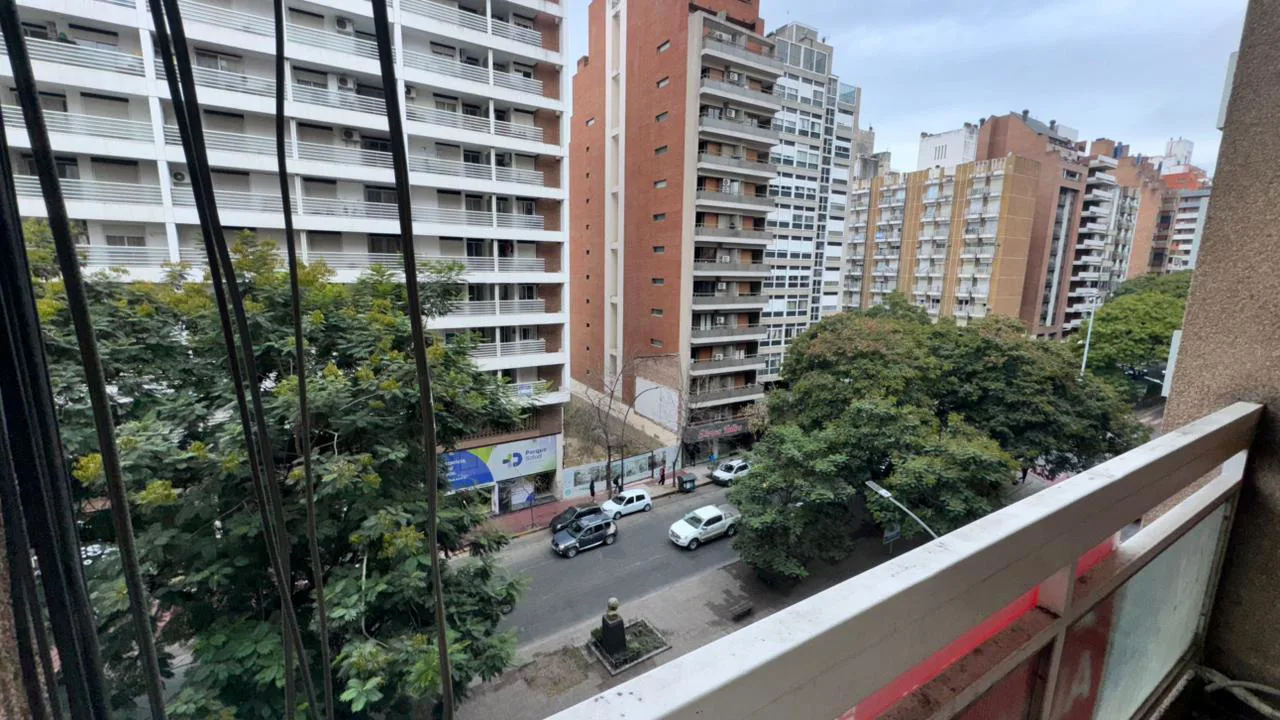 Departamento en Alquiler | 2 Dormitorios | Nueva Cordoba | Balcon | Cocina Separada foto 3