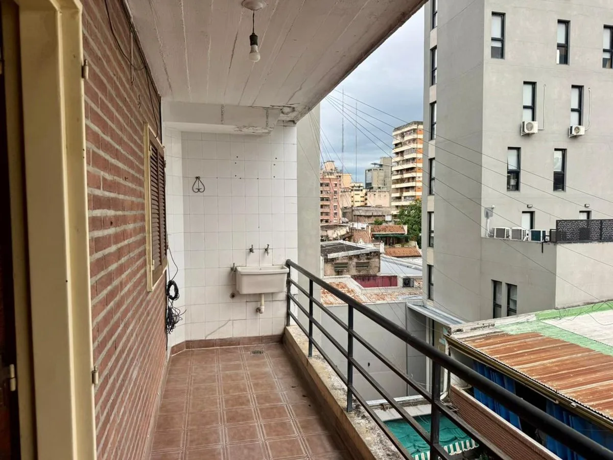 VENTA DPTO 2 DORMITORIOS C/ COCHERA BARRIO NORTE foto 3