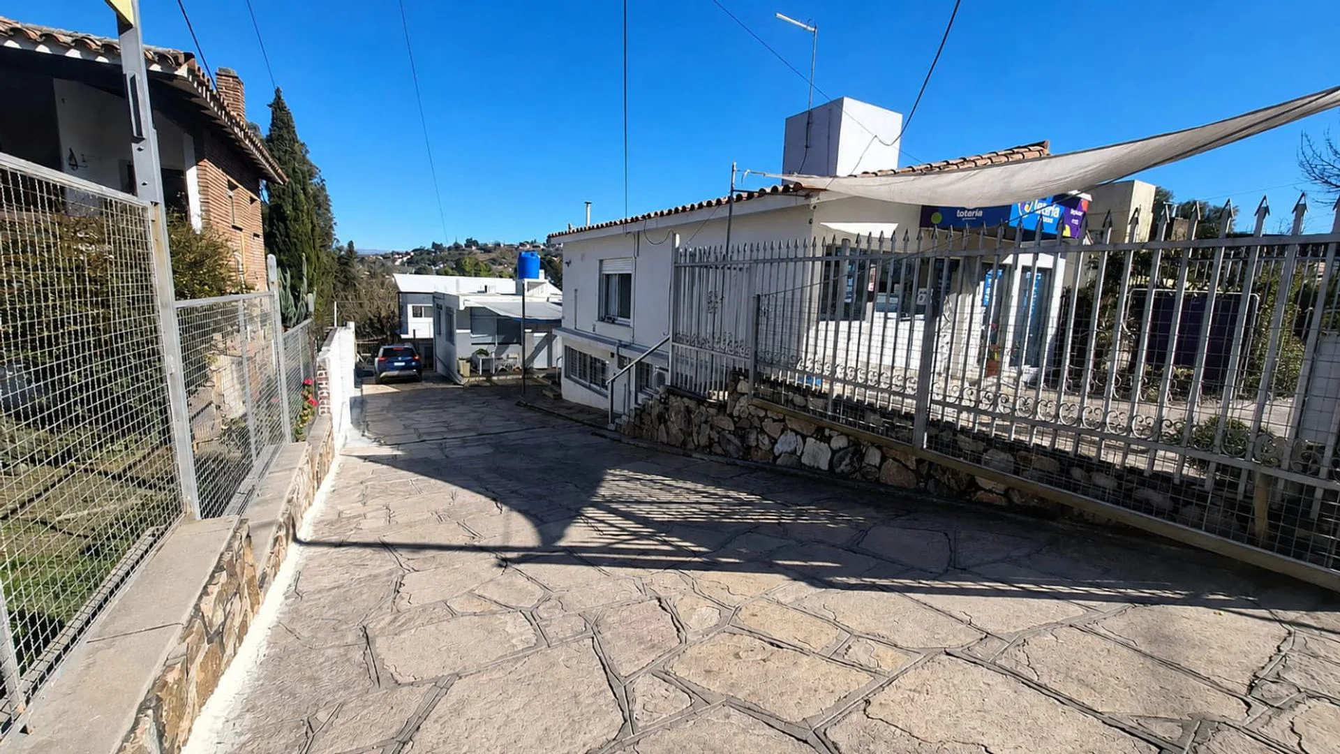 Venta de Local y 4 departamentos Villa Carlos Paz foto 3